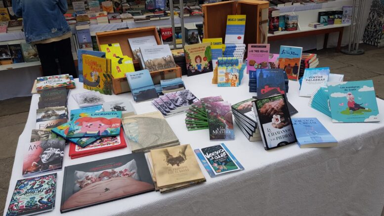 14_plaza-libros11