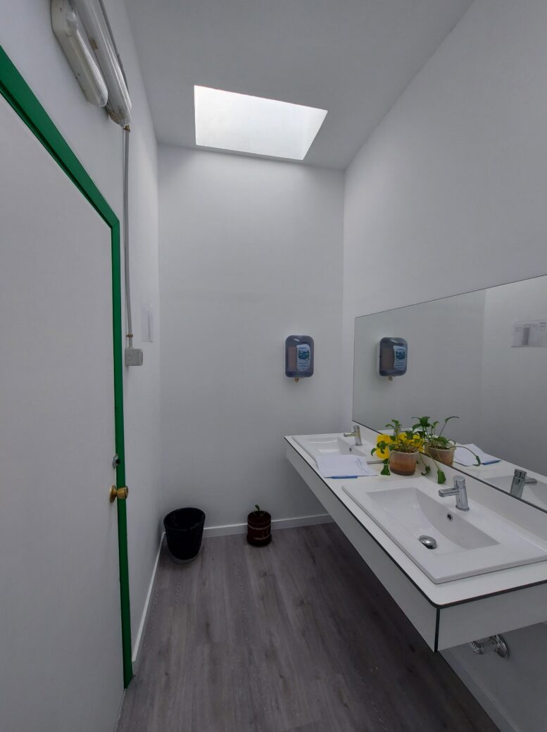 baños profesores monseñor