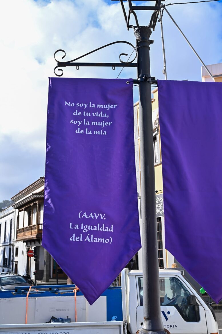 BANDEROLAS13