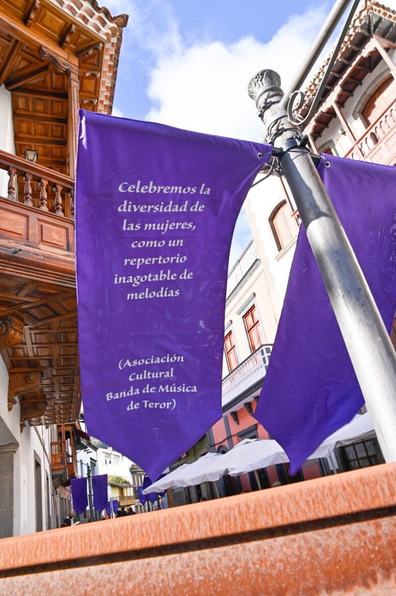 BANDEROLAS17