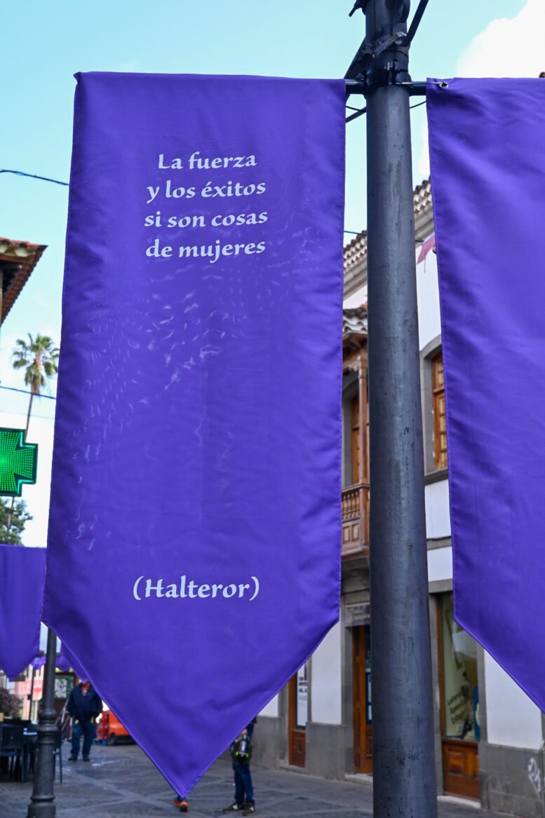 BANDEROLAS18